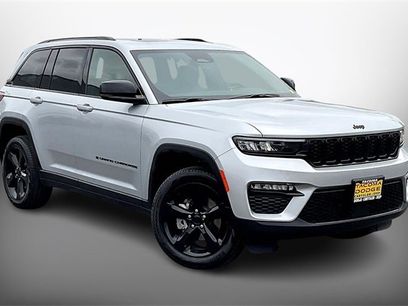 New 2025 Jeep Grand Cherokee Limited w/ Black Appearance Package