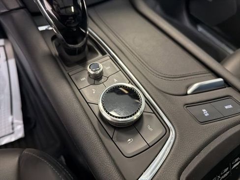 Used 2024 Cadillac XT5 Premium Luxury w/ Technology Package image 28