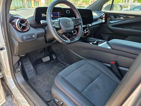 Certified 2025 Chevrolet Blazer EV RS image 11