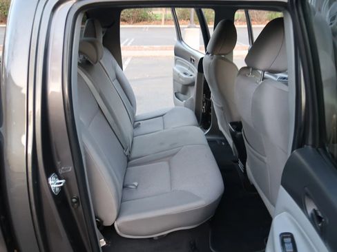 Used 2012 Toyota Tacoma Pickup 4D 5 ft image 22