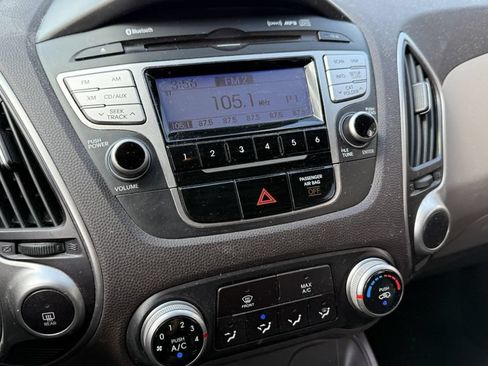 Used 2011 Hyundai Tucson GLS FWD image 4