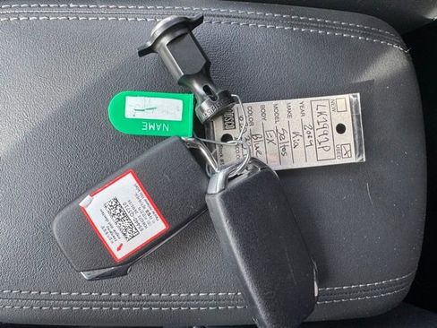 Used 2024 Kia Seltos EX AWD/4WD image 21