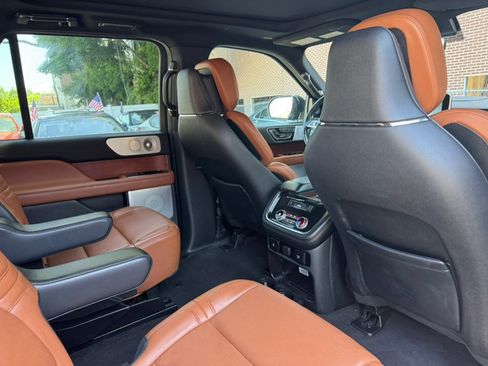 Used 2020 Lincoln Navigator Reserve w/ Luxury Package AWD/4WD image 32