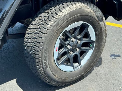 Used 2023 Jeep Wrangler Rubicon AWD/4WD image 9