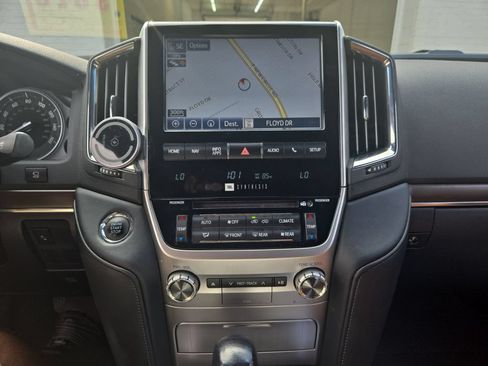 Used 2016 Toyota Land Cruiser AWD/4WD image 18