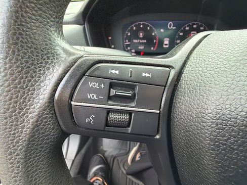 Used 2025 Honda Accord SE image 18