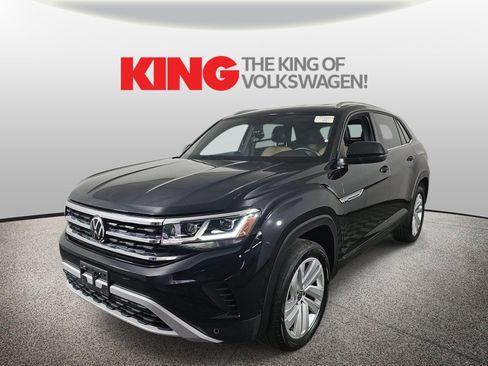 Used 2023 Volkswagen Atlas Cross Sport SE AWD/4WD image 2