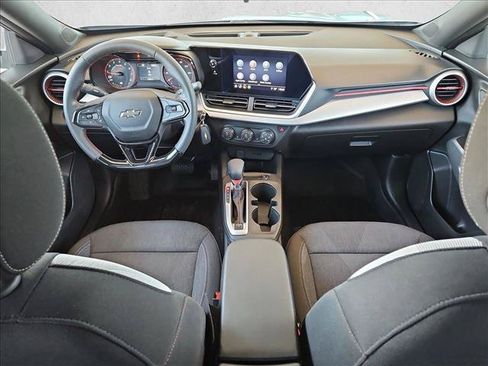 Used 2024 Chevrolet Trax RS FWD image 17
