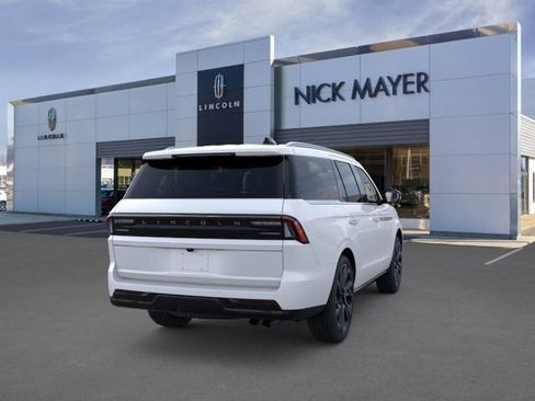 New 2026 Lincoln Navigator Reserve AWD/4WD image 9