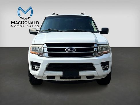 Used 2017 Ford Expedition EL XLT w/ Equipment Group 202A RWD image 3