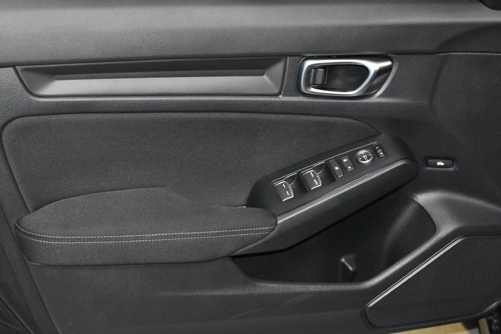Used 2024 Honda Civic Sport image 4
