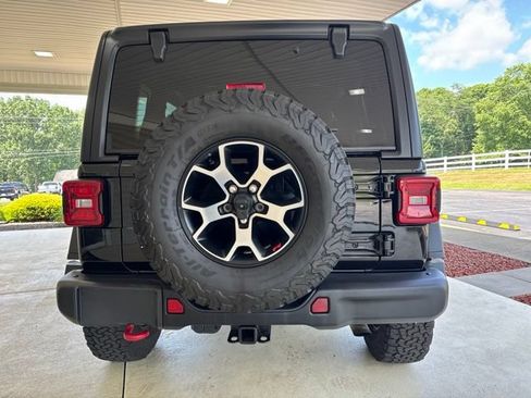 Used 2019 Jeep Wrangler Unlimited Rubicon w/ Dual Top Group AWD/4WD image 8