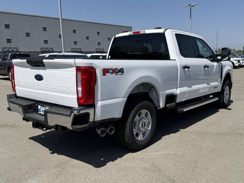 New 2026 Ford F250 XLT w/ FX4 Off-Road Package AWD/4WD image 8