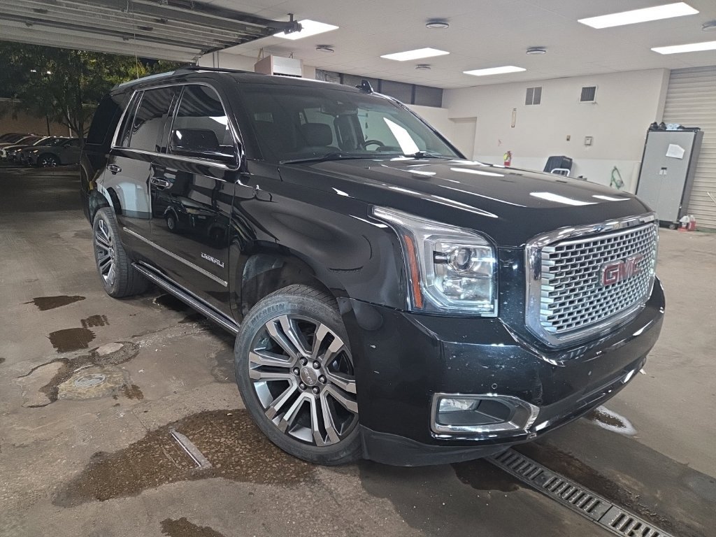 Used 2017 GMC Yukon Denali w/ Open Road Package AWD/4WD image 4