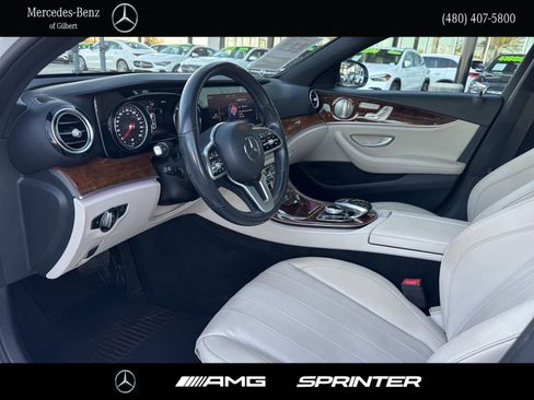 Used 2019 Mercedes-Benz E 300 4MATIC image 11
