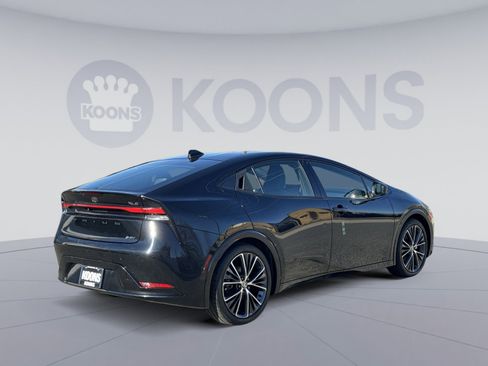 Used 2024 Toyota Prius XLE image 12