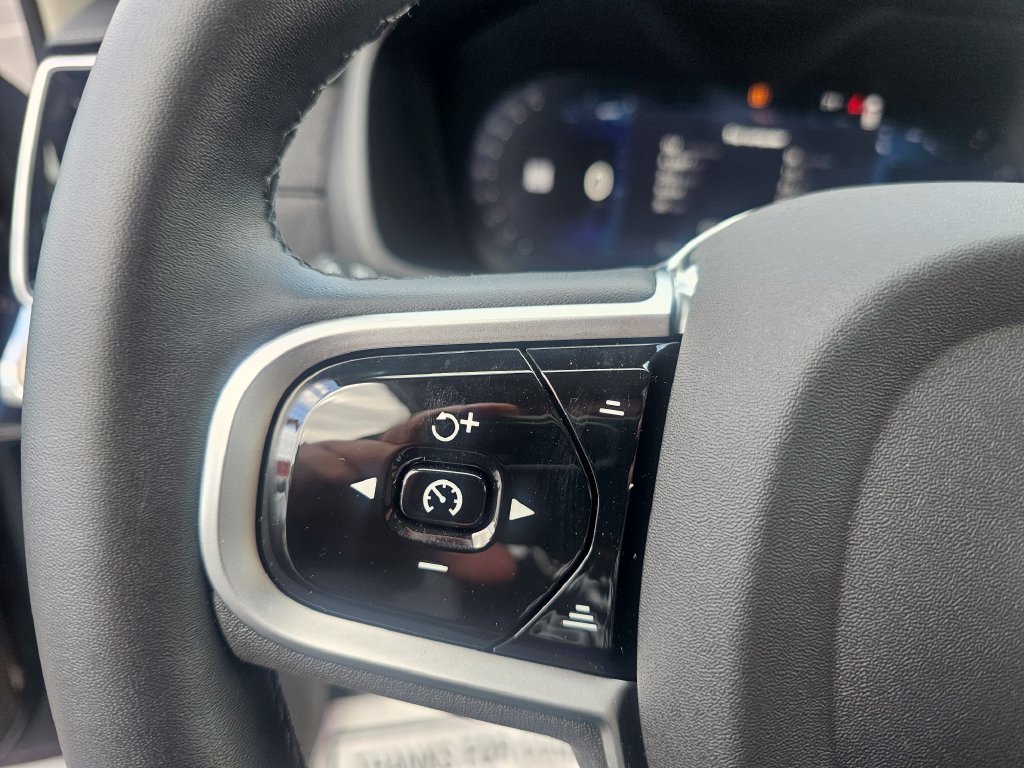 Used 2026 Volvo XC90 B5 Plus w/ Protection Package AWD/4WD image 19