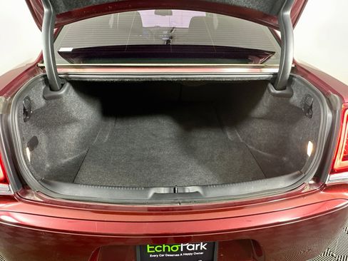 Used 2019 Chrysler 300 Touring w/ Sport Appearance Package RWD image 28