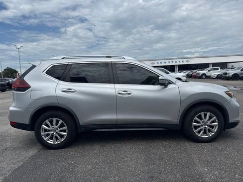 Used 2020 Nissan Rogue SV FWD image 5