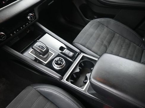 Used 2023 Mitsubishi Outlander SE AWD/4WD image 31