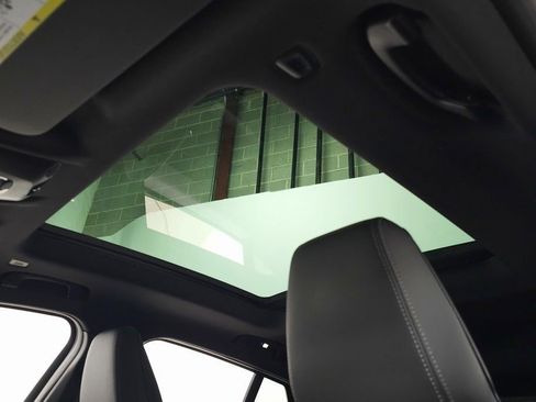 Used 2025 BMW X2 xDrive28i w/ Premium Package image 18