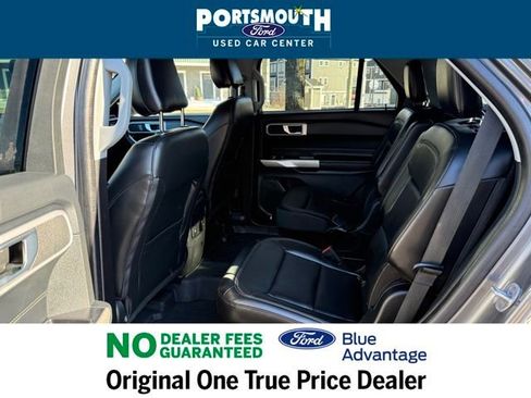 Used 2022 Ford Explorer XLT w/ Equipment Group 202A image 5