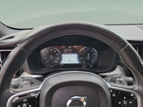 Used 2020 Volvo XC60 T5 R-Design image 30