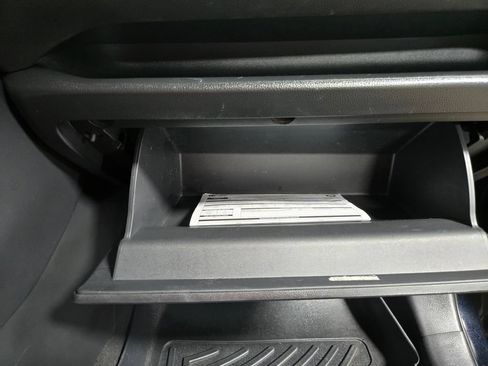 Used 2021 Toyota RAV4 LE AWD/4WD image 55