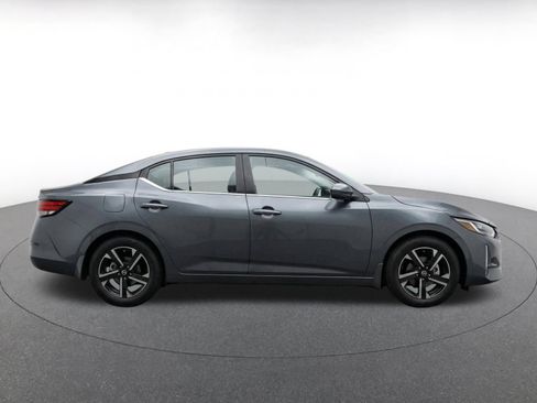 Used 2025 Nissan Sentra SV FWD image 10