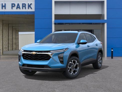 New 2026 Chevrolet Trax LT w/ LT Convenience Package FWD image 6