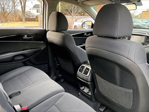 Used 2019 Kia Sorento LX image 28