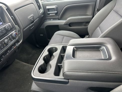 Used 2018 Chevrolet Silverado 1500 LT w/ Midnight Edition image 24