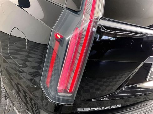 Certified 2025 Cadillac Escalade Premium Luxury w/ LPO, Floor Liner Package RWD image 27