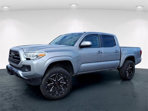 Used 2019 Toyota Tacoma SR image 2