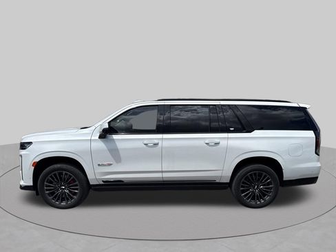 Certified 2024 Cadillac Escalade ESV V AWD/4WD image 9