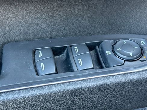 Used 2024 GMC Sierra 1500 Elevation image 11