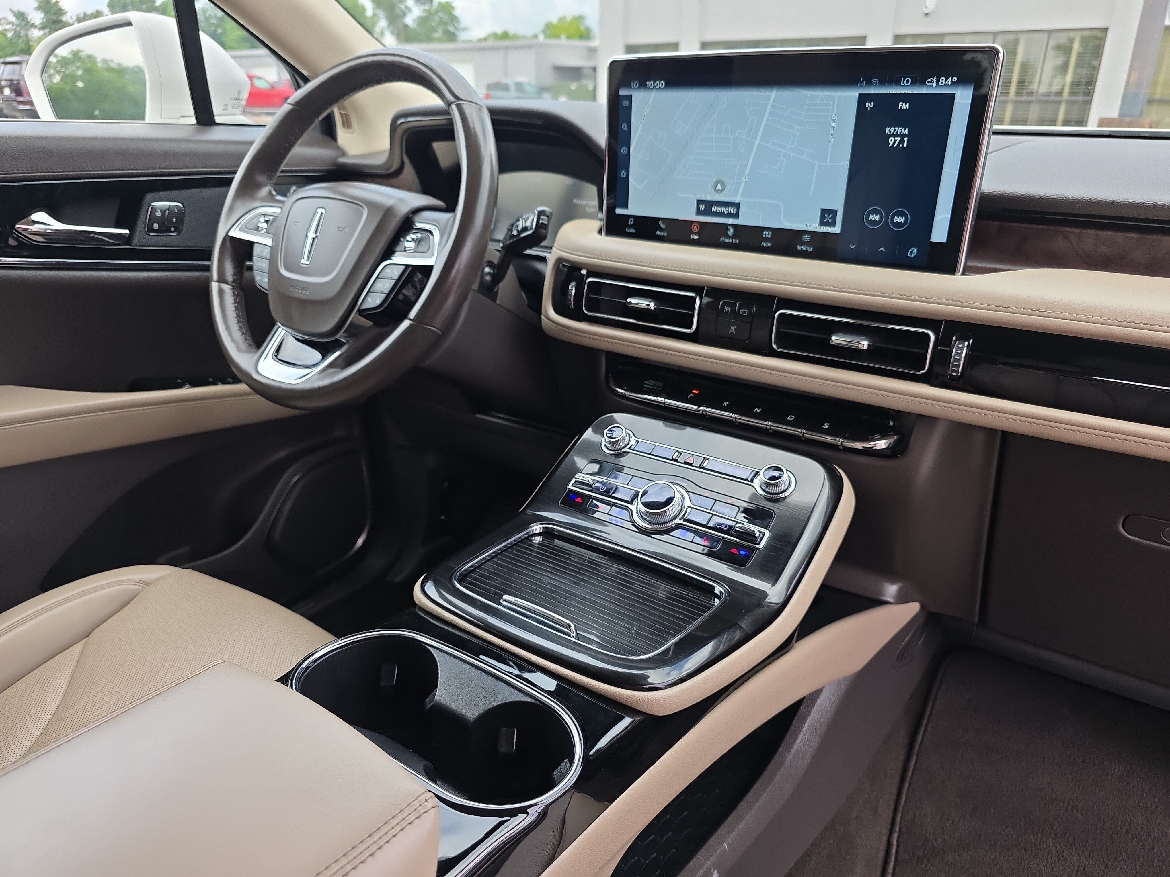 Used 2023 Lincoln Nautilus Reserve AWD/4WD image 17