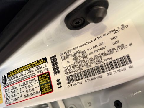 Used 2019 Toyota Tacoma TRD Sport image 39