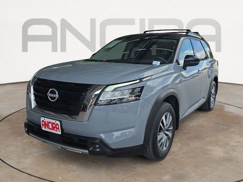 Used 2024 Nissan Pathfinder SL FWD image 4