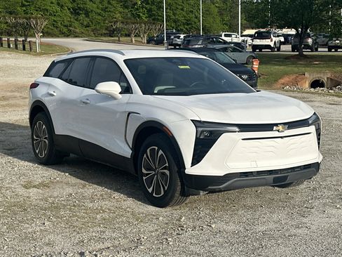 Used 2025 Chevrolet Blazer EV LT AWD/4WD image 3