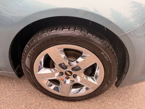 Used 2009 Chevrolet Malibu LT w/ Power Convenience Package FWD image 3