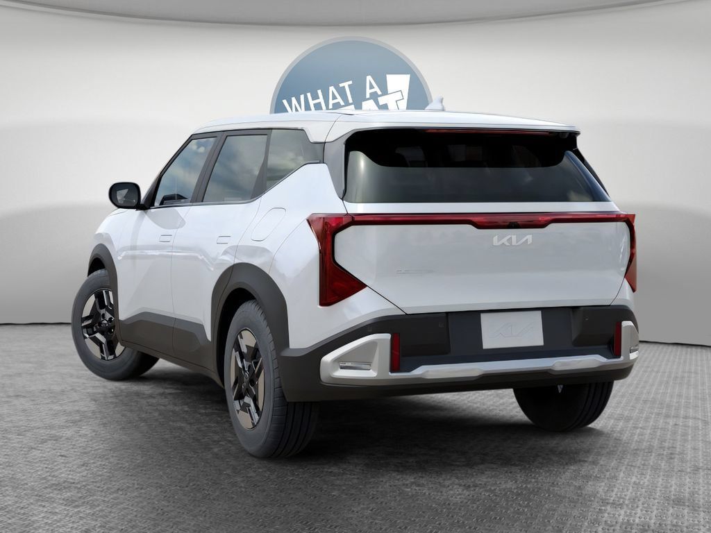 New 2027 Kia Seltos LX FWD image 4