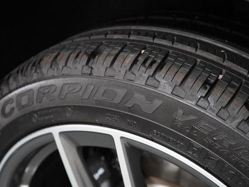 Used 2024 Porsche Macan AWD/4WD image 38