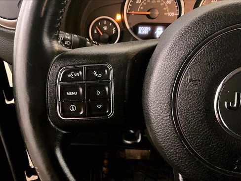 Used 2016 Jeep Wrangler 75th Anniversary image 18