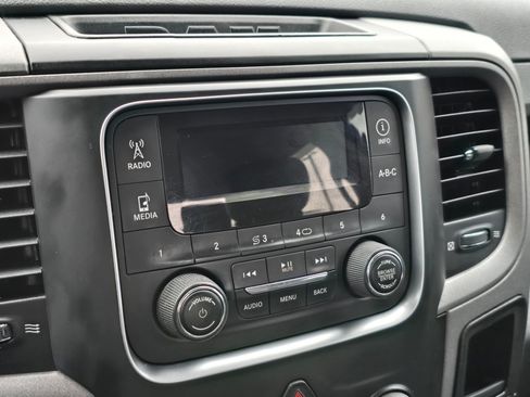 Used 2017 RAM 1500 ST RWD image 8
