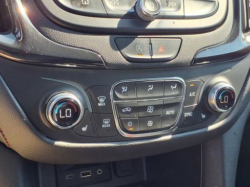 Used 2023 Chevrolet Equinox RS FWD image 12