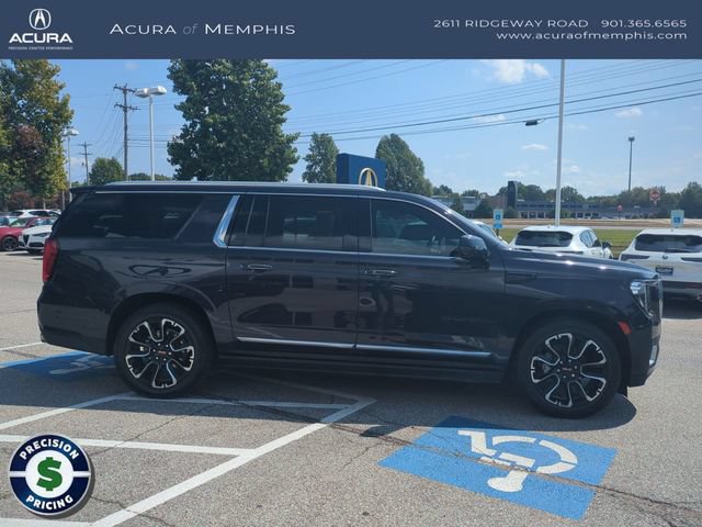 Used 2023 GMC Yukon XL Denali w/ Denali Reserve Package AWD/4WD image 9
