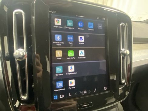 Used 2025 Volvo XC40 B5 Core image 22