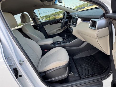 Used 2016 Kia Sorento LX image 20