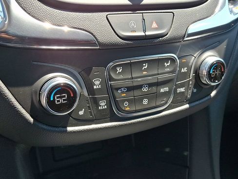 Used 2023 Chevrolet Equinox LT AWD/4WD image 15